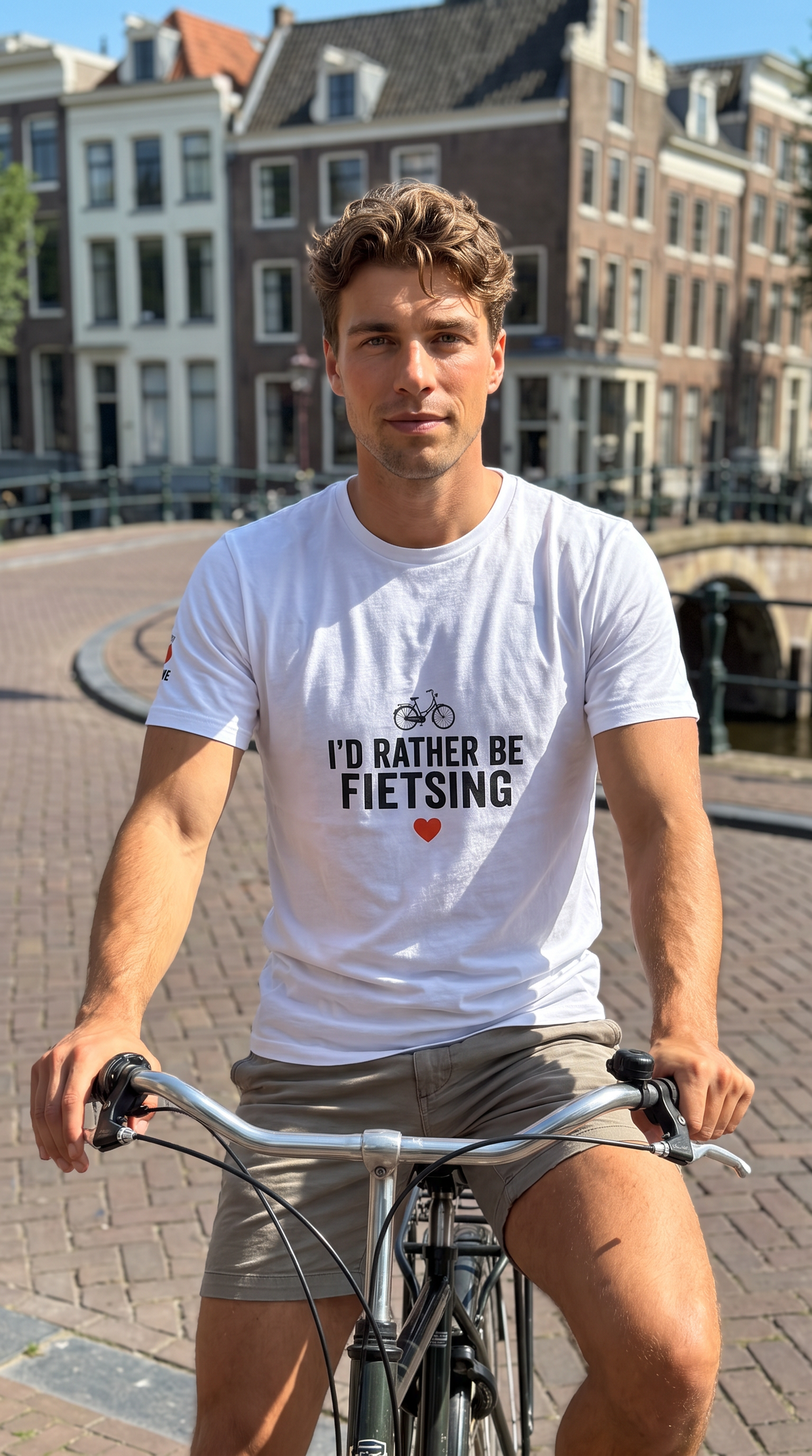 Waarom Nederlanders overal blijven fietsen